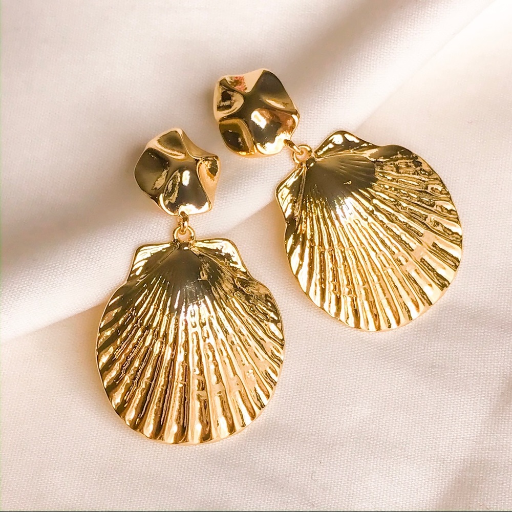 Mermaid Collection 🧜🏻‍♀️ Gold Sea Clams Earrings